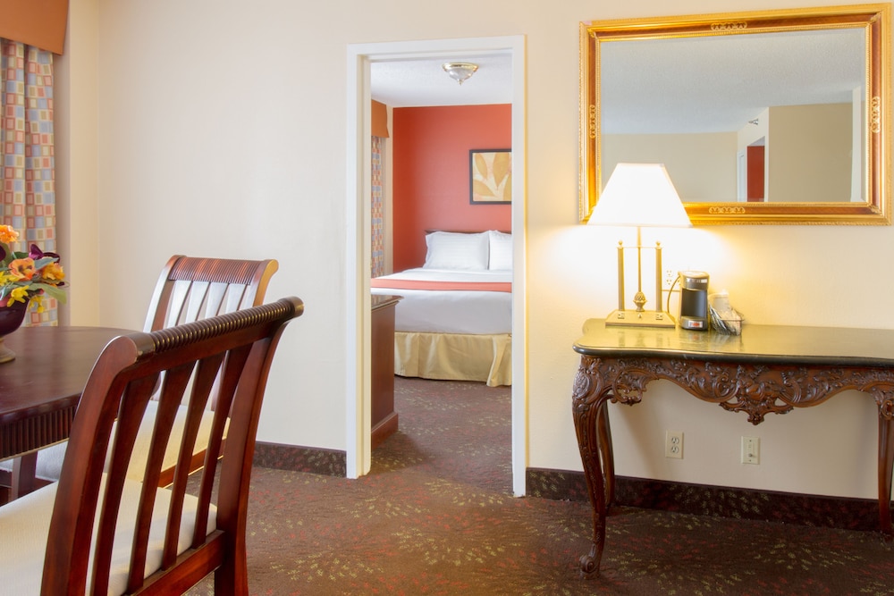 Holiday Inn Chicago O'Hare 53/71