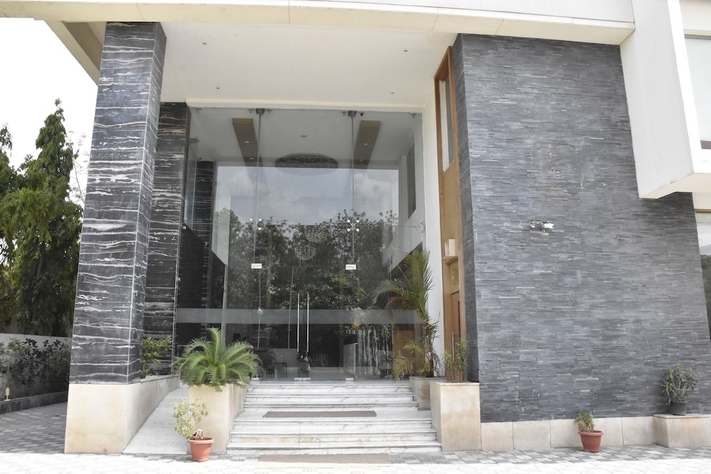 JAGRATI LORDS INN JAIPUR 4/50