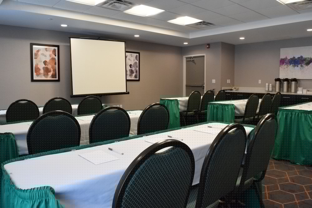 Hampton Inn Buffalo-Hamburg 21/25