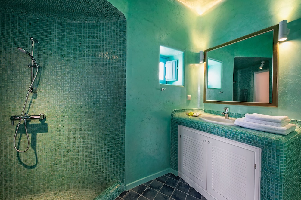 Ananda Suites 23/24
