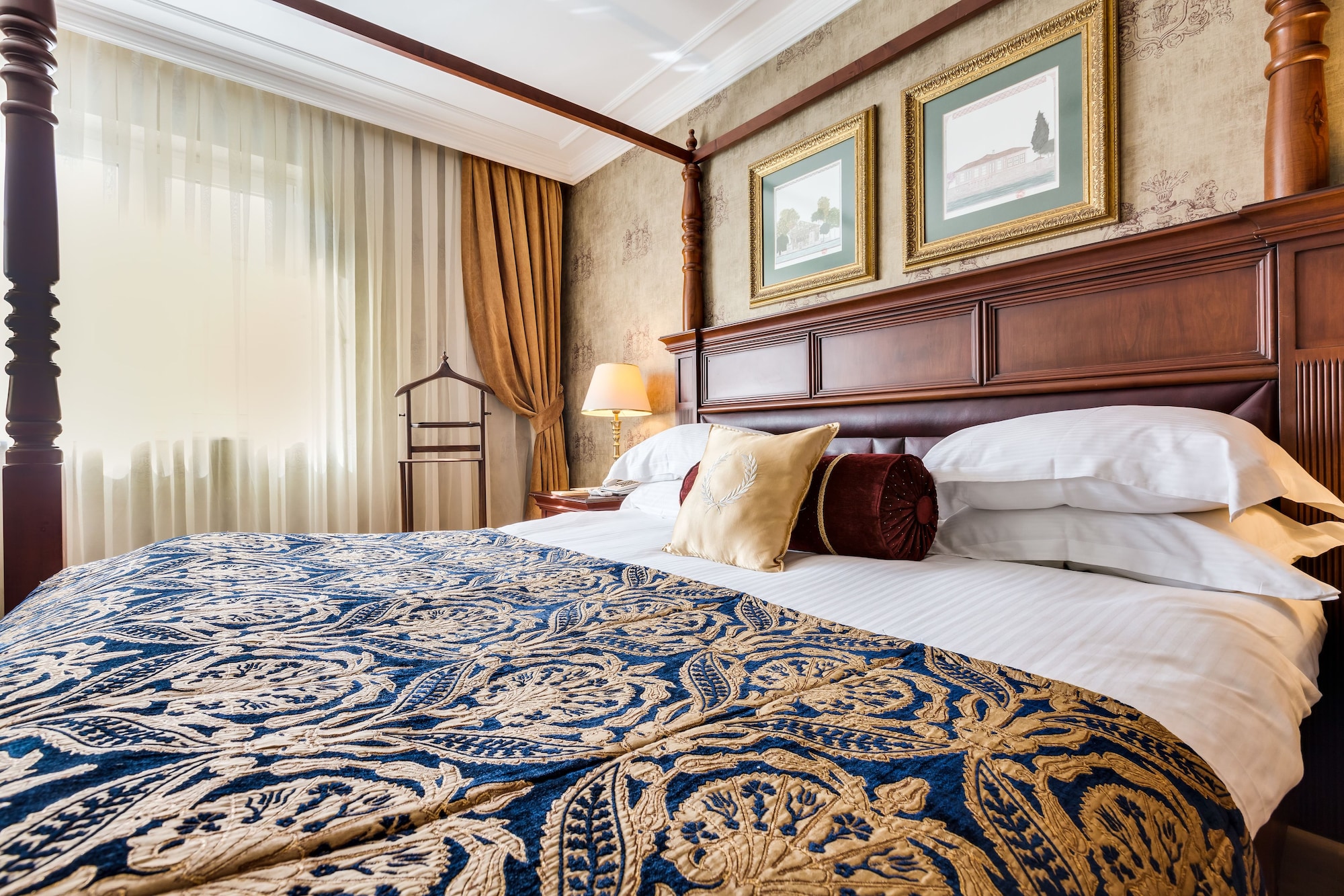 PRESIDENTIAL, SUITE, KING BED, SAUNA
