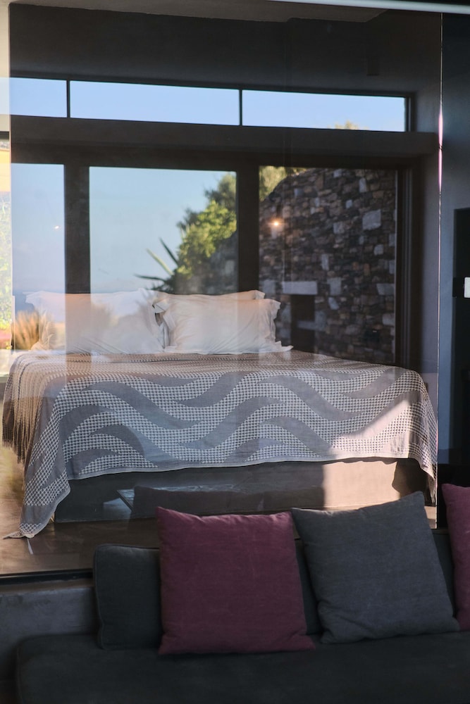 Hidden Retreats Kythera 3/50