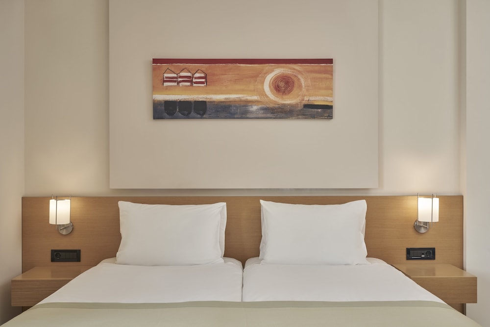 Atlantica Amalthia Beach Hotel 22/65