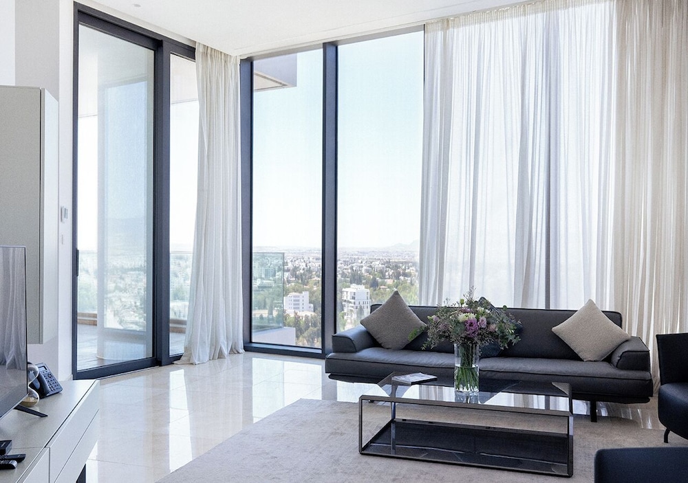 Central Park Residence 30/50