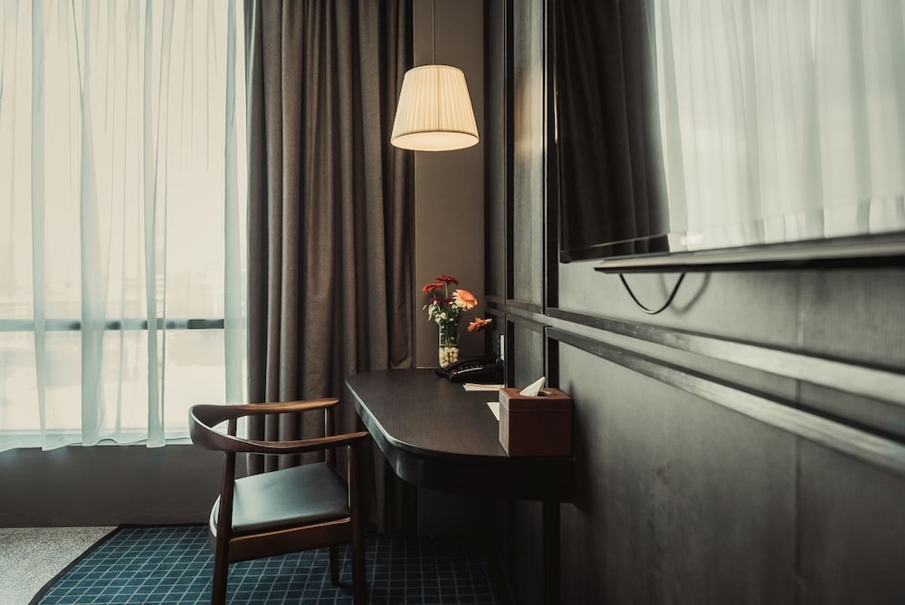 WEIL Hotel 32/56