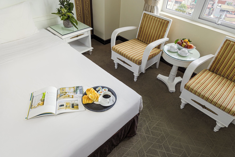 Chalcedony Hotel 44/50