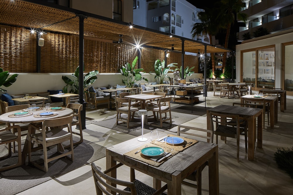 Hotel Tres Torres 48/65