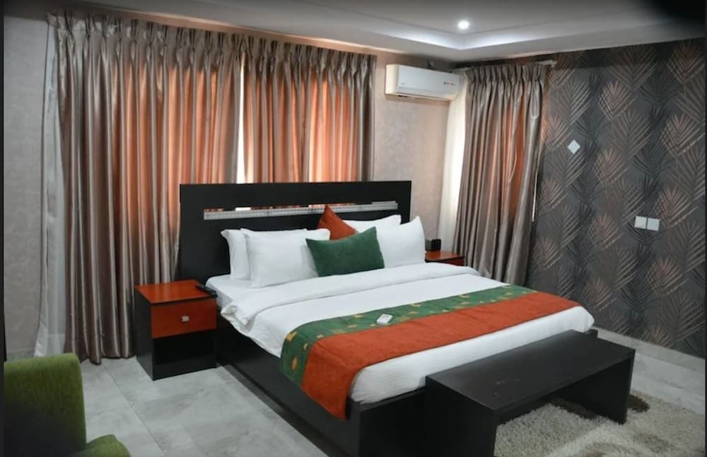 Mitros Residences 3/14