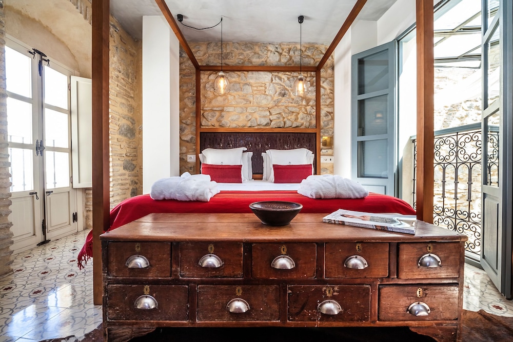 THE RIAD 8/28