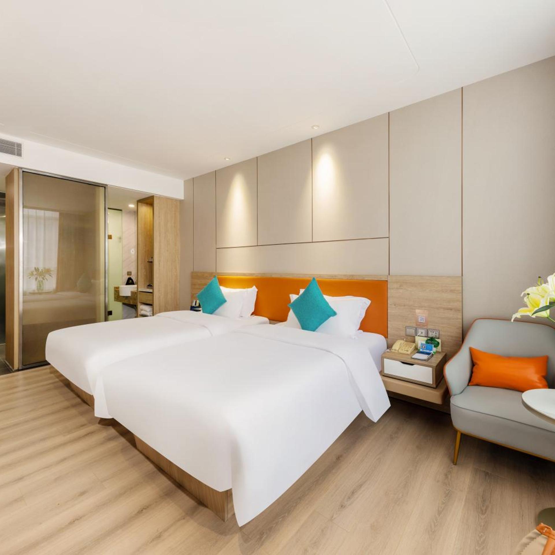 Qian Hai Holiday Hotel 16/68