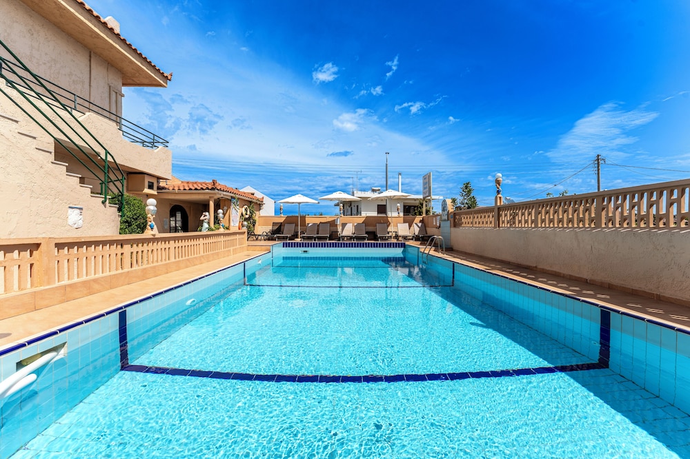 Evina Rooms & Suites 18/38