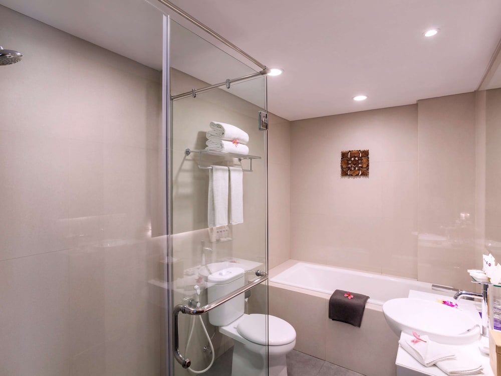 Grand Mercure Yogyakarta Adi Sucipto 19/70