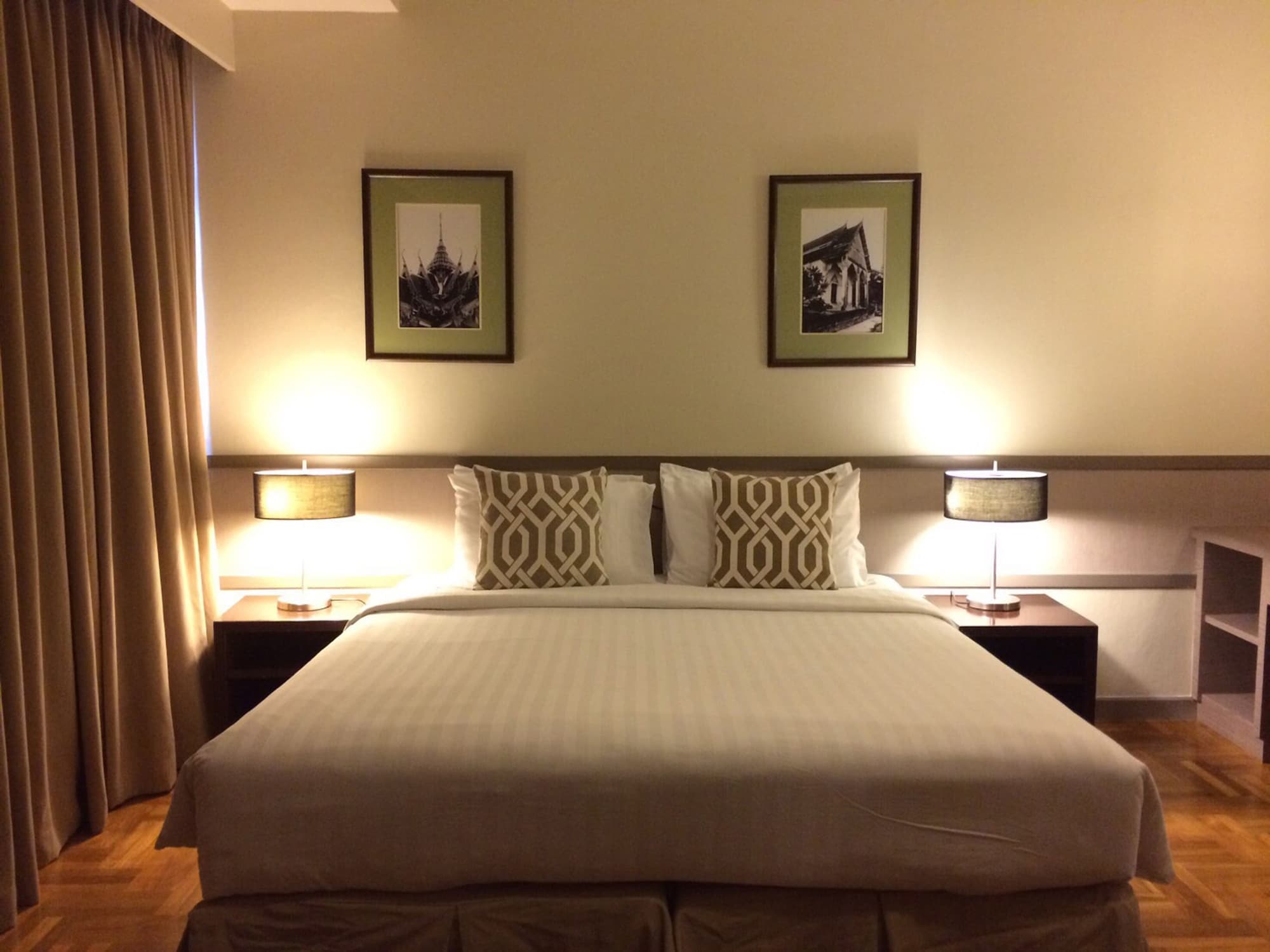 2 BEDROOM FAMILY SUITE