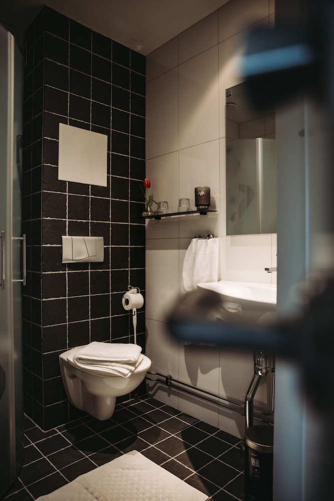 Atellet Hotell 44/44