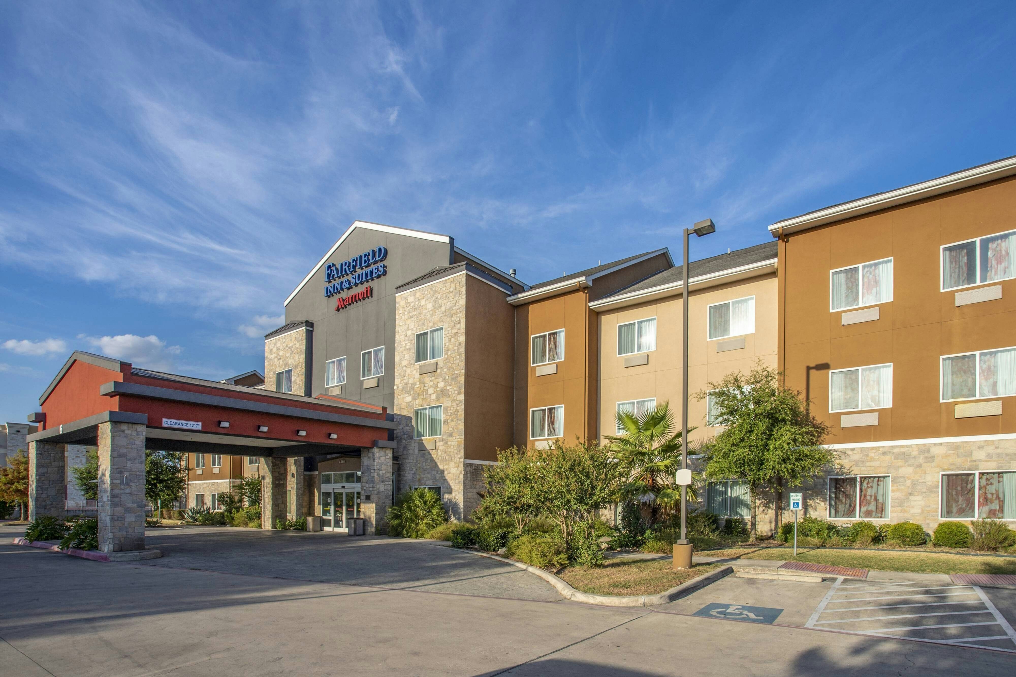 Fairfield Inn Suites Marriott San Antonio Boerne 1/12