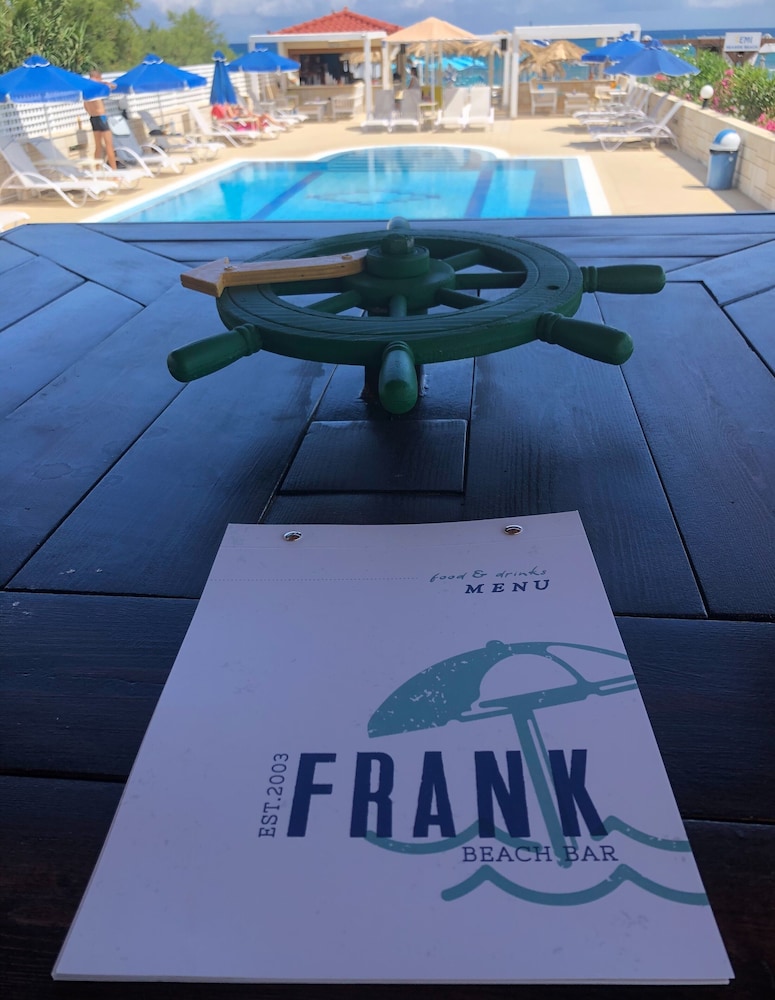 Frank Apartments 3/50