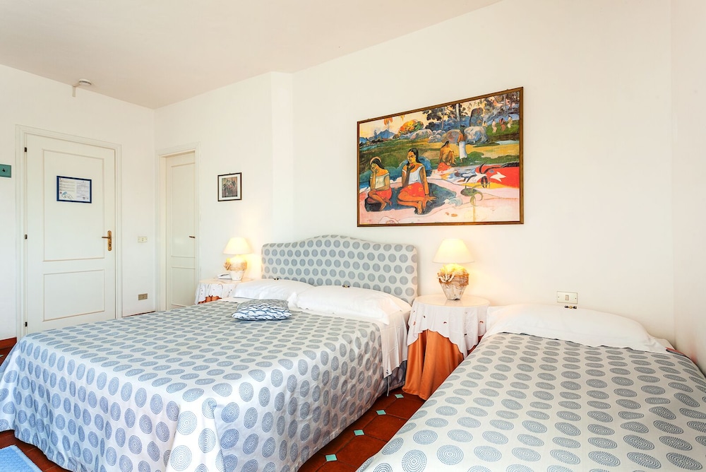 Stefania Hotel 20/87