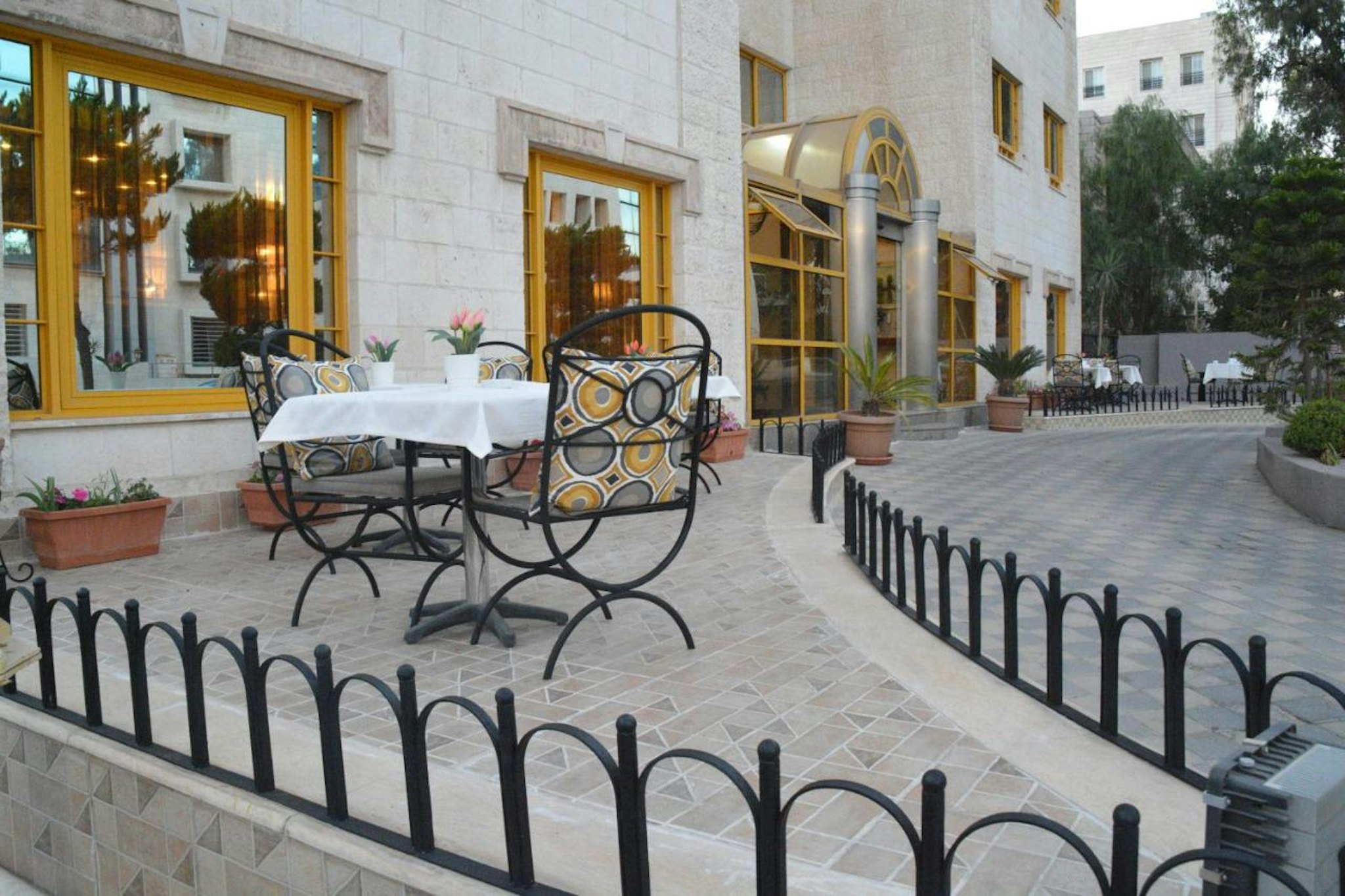 Capri Hotel Suites 15/15