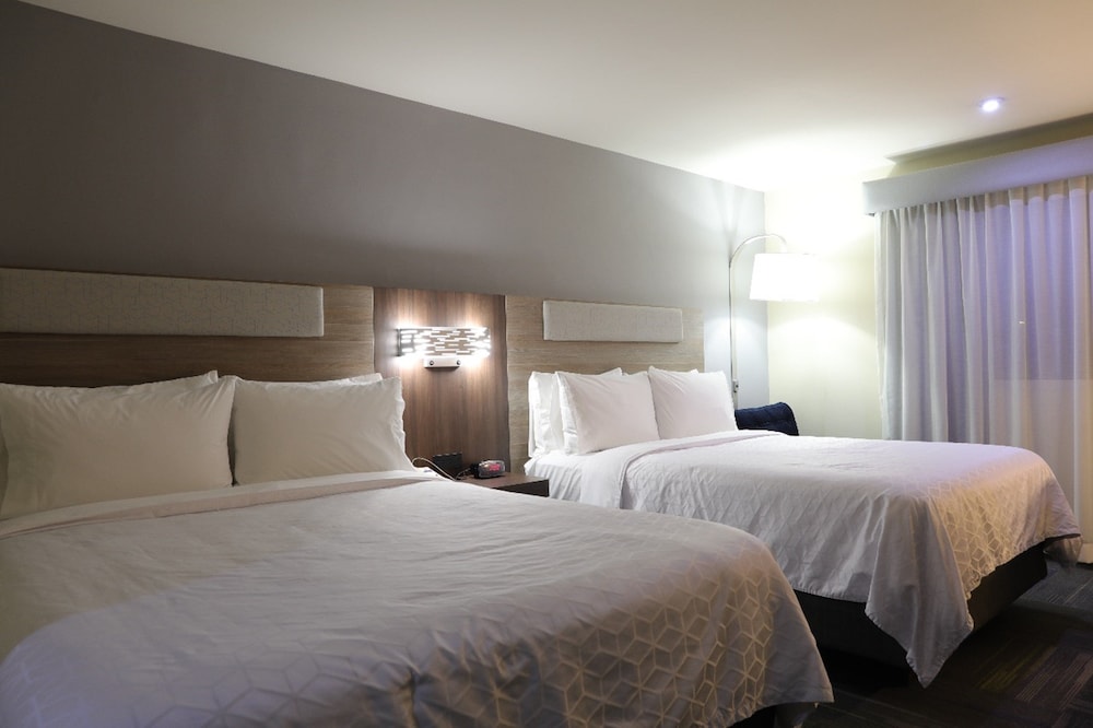 Holiday Inn Express Piedras Negras 20/72