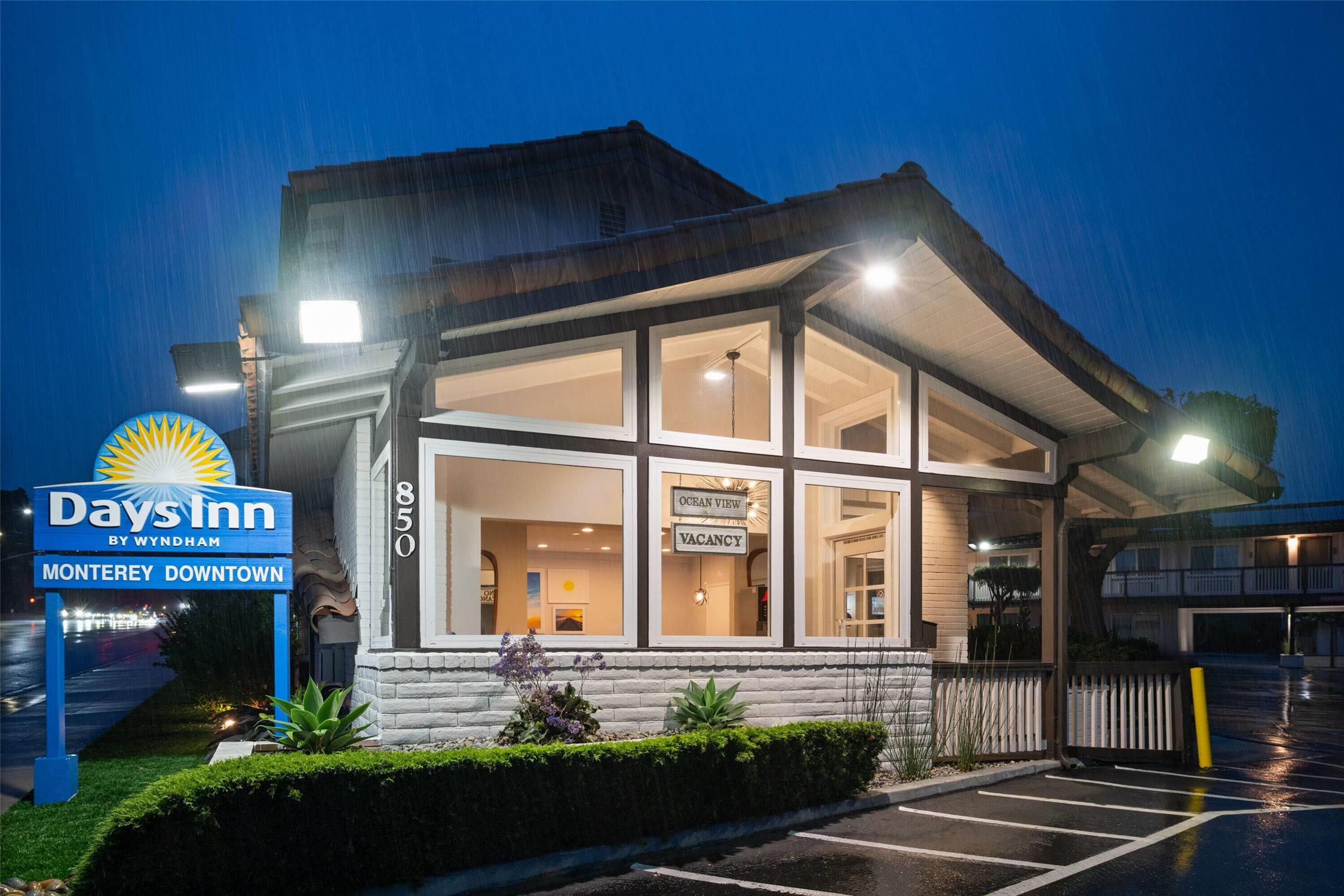 Days Inn by Wyndham Monterey Downtown 1/31