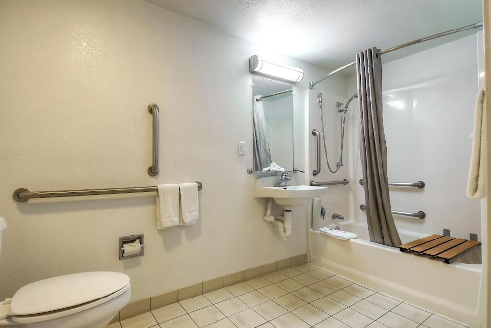 Motel6 Carlsbad, CA - Near Legoland 50/53