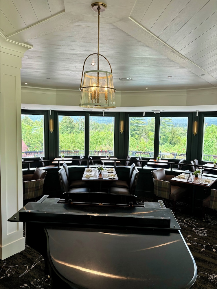 The White Mountain Hotel And Resort 24/49