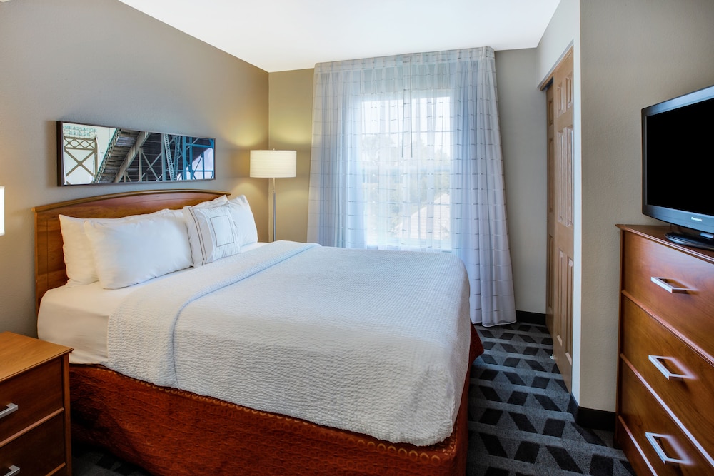 TownePlace Suites Detroit Sterling Heights 7/24