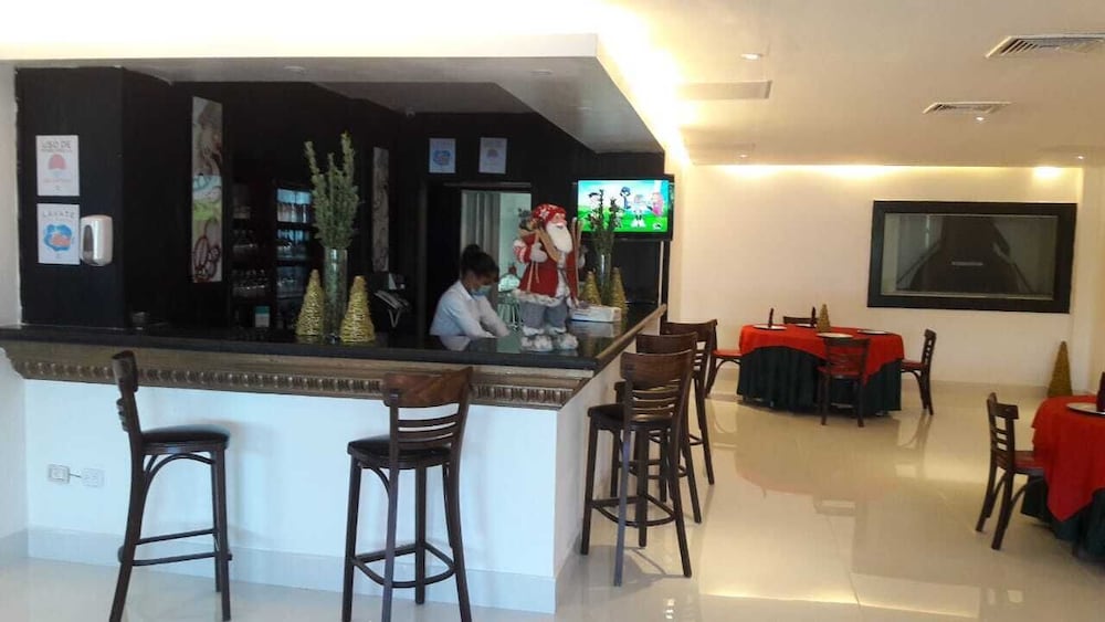 Golden House Hotel & Restaurant 26/38