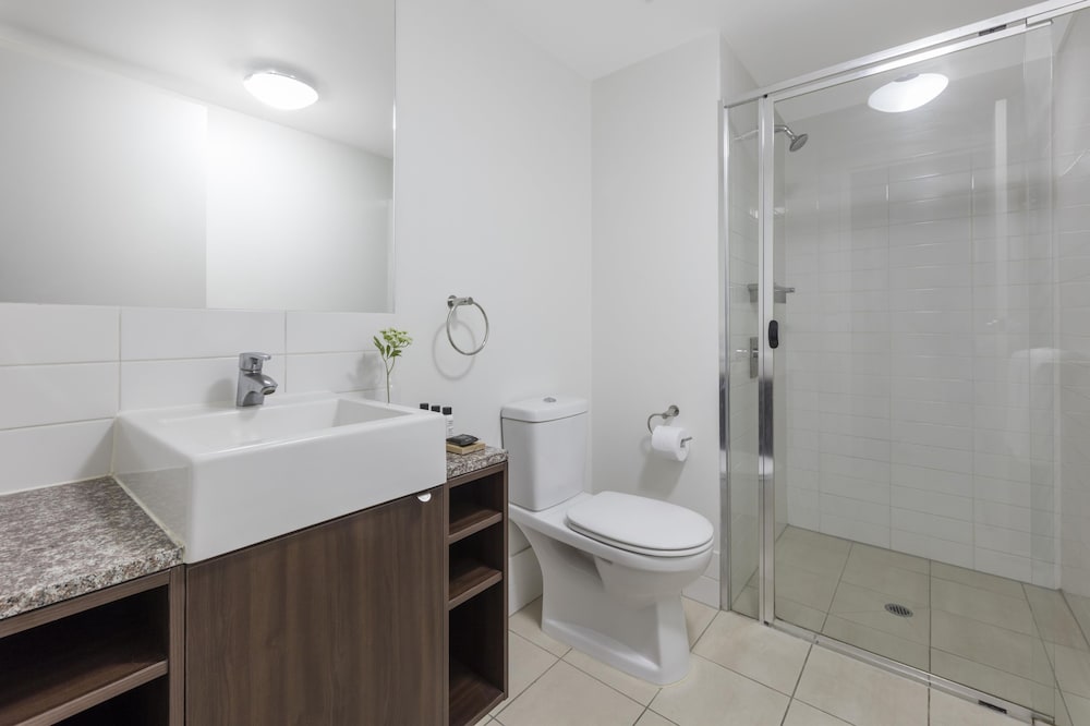 Oaks Brisbane Aurora Suites 74/74