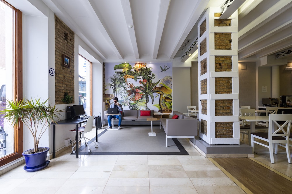 Bh Atarazanas Malaga Boutique Hotel 38/50