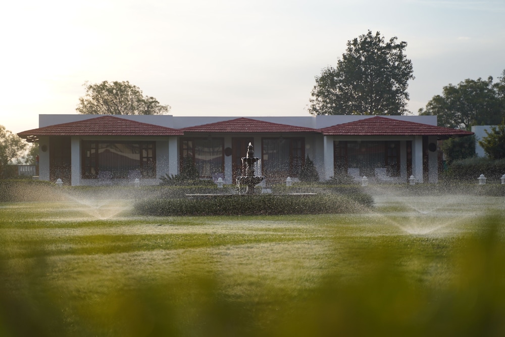 Sariska Safari Lodge 29/30