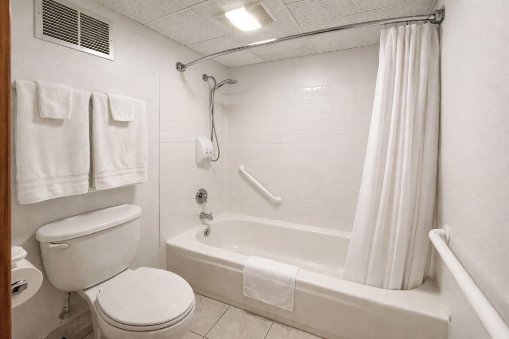 Sundowner Inn Forsyth I 94 60/62