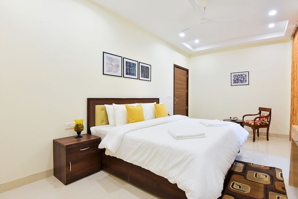 ZEN Suites Golf Course Road 21/50