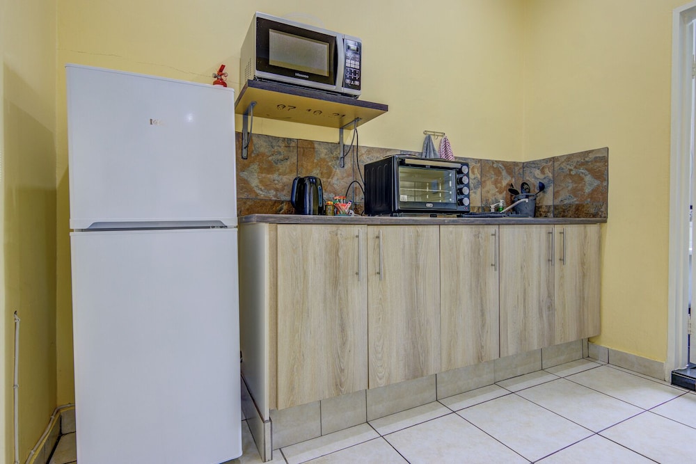 Edenvale Guest House 4/22