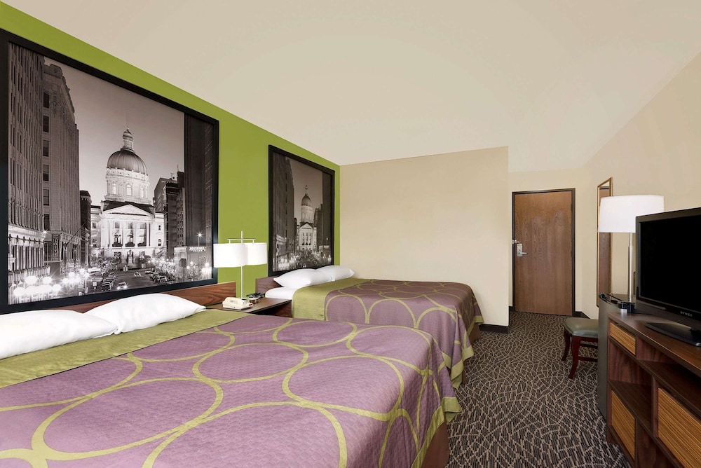 Super 8 by Wyndham Muncie/Ball St. College Area 21/24