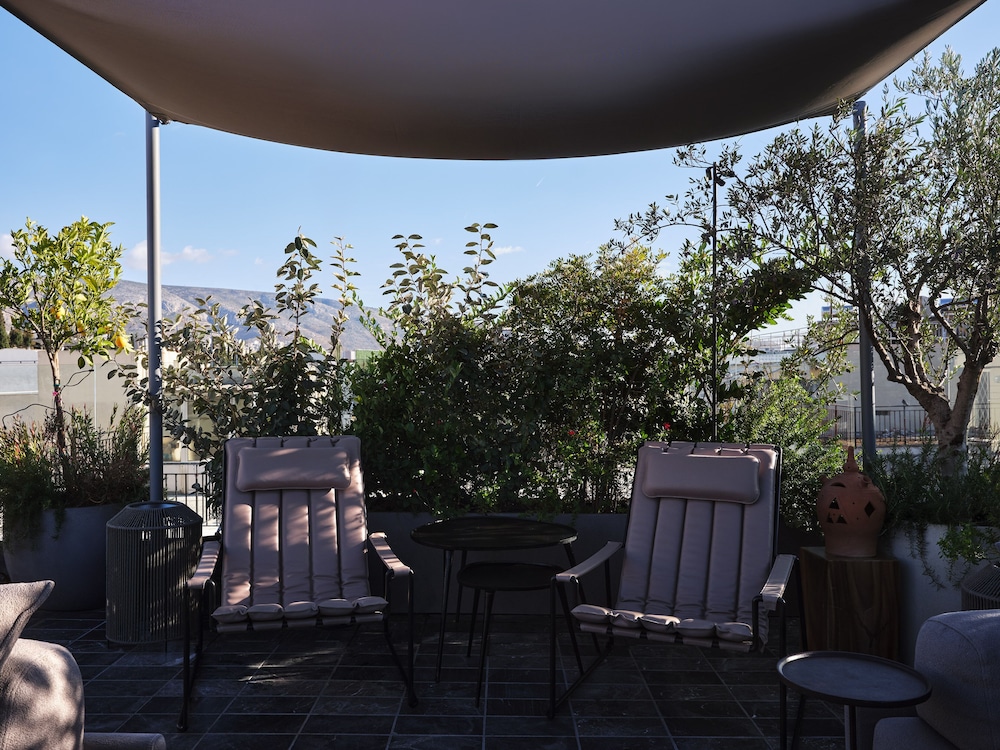 Monastik Living In Athina 30/50