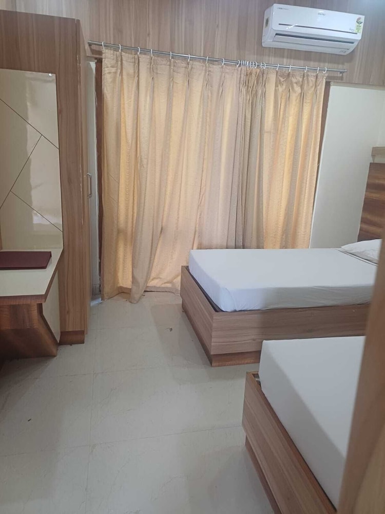 INDO HOKKE HOTEL 12/50