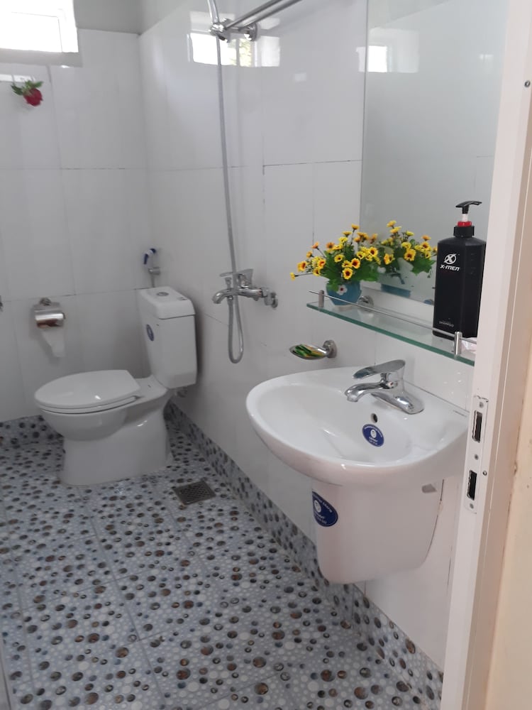 Tamcoc White Swan Hostel 46/48
