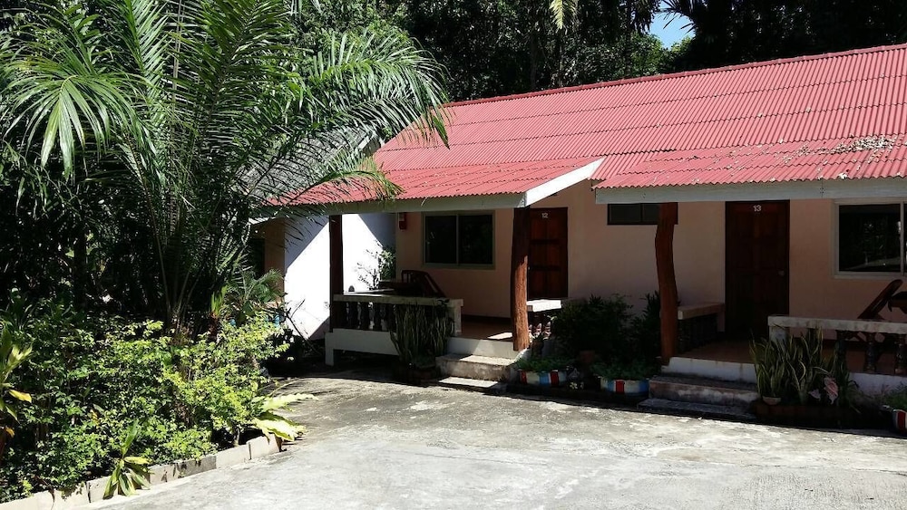 Subtawee Resort 4/18