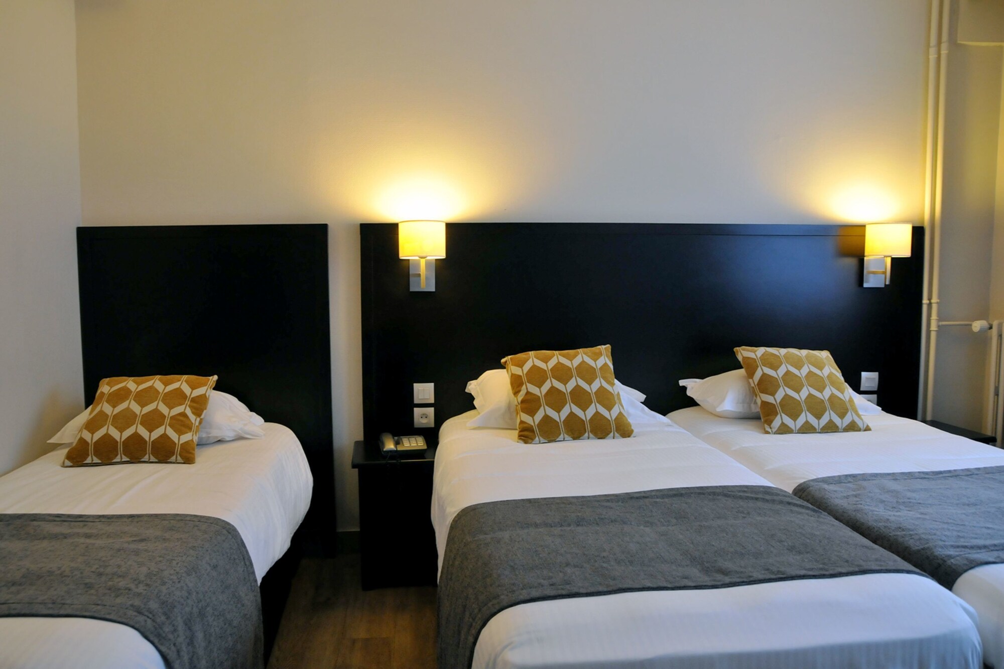 ROOM, TRIPLE