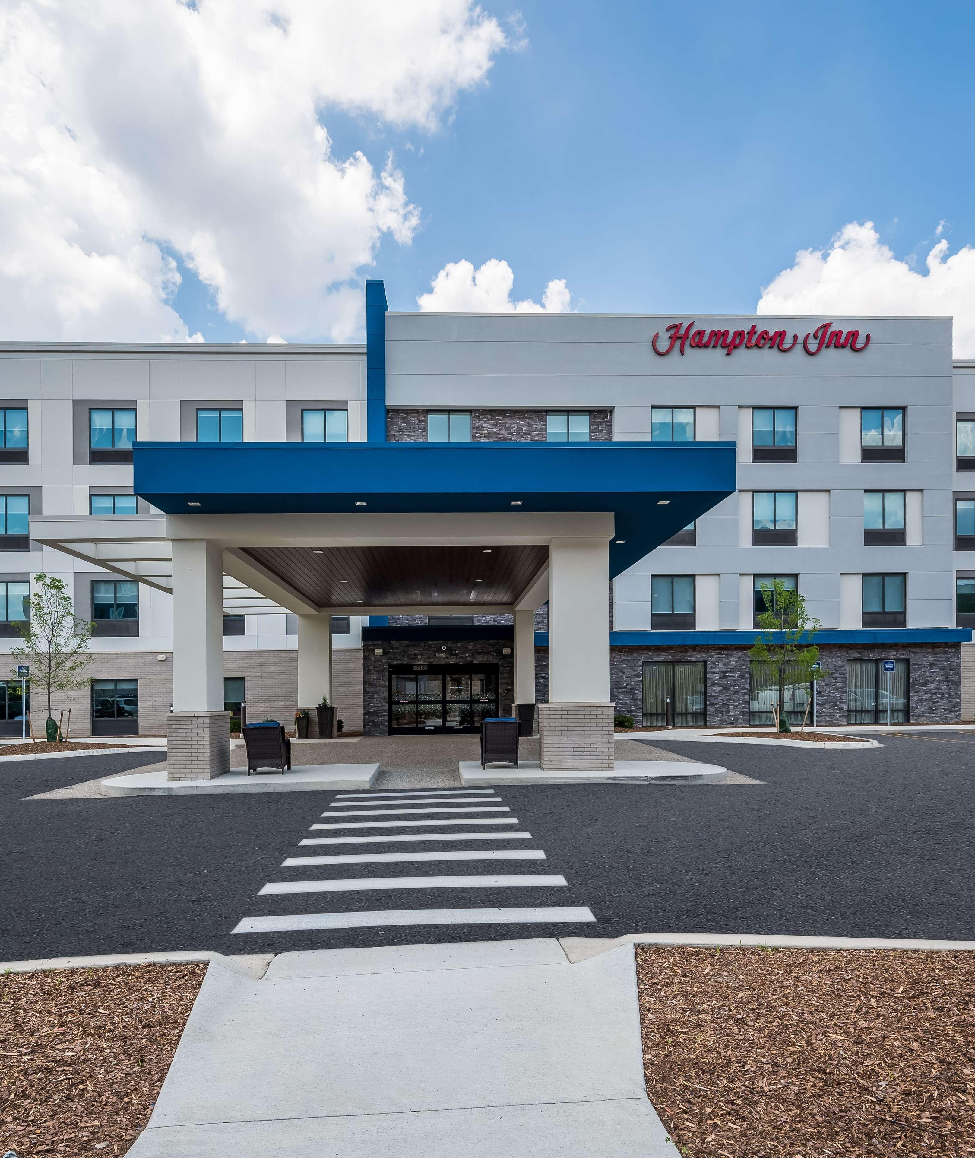 A Victory Hotel and Suites 2/60