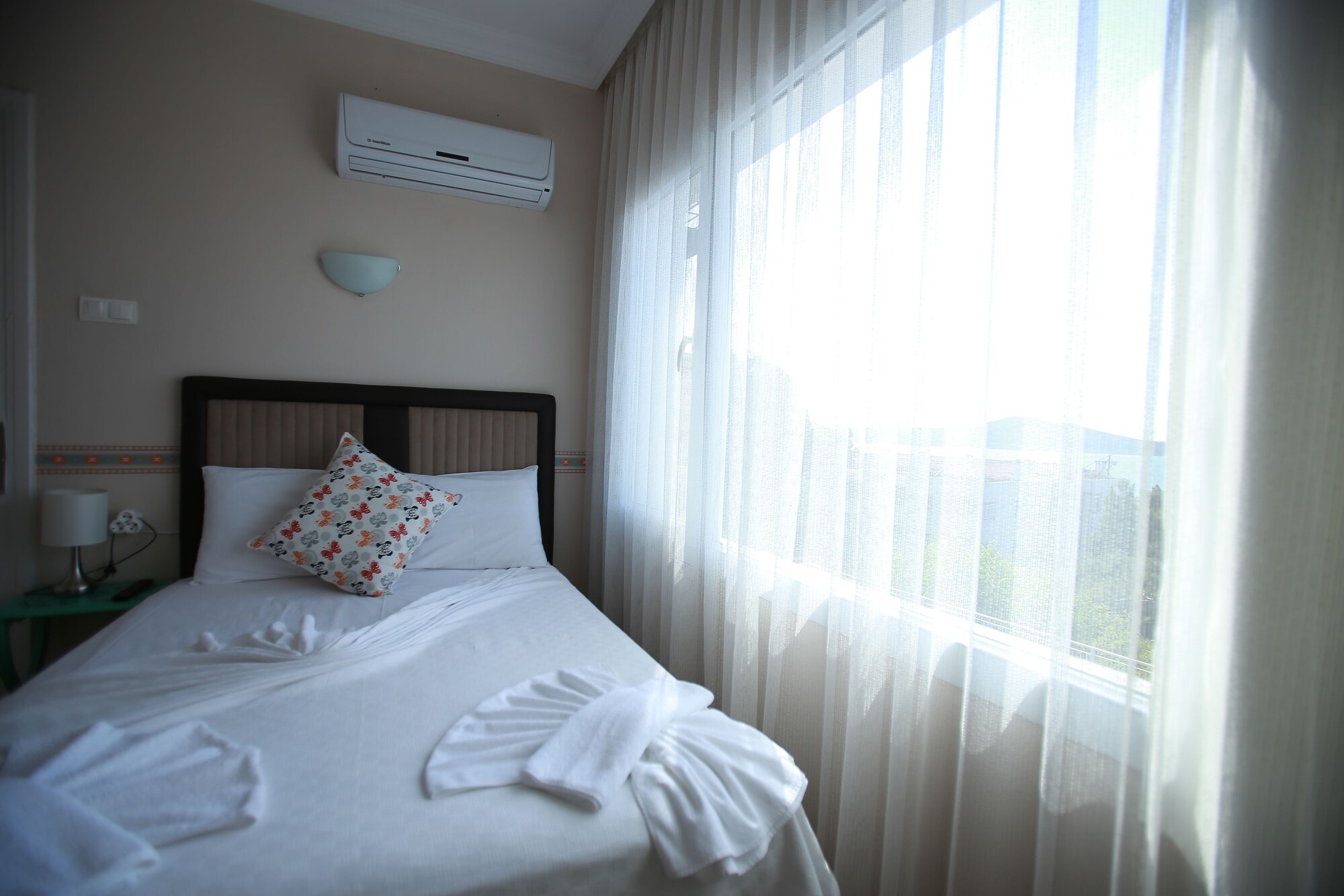 ROOM, 2 KING BEDS, KITCHEN