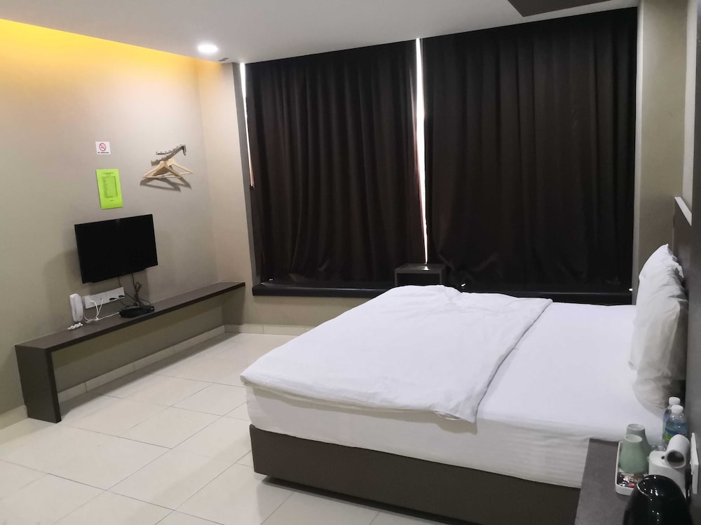 Tropika Garden Hotel 18/41