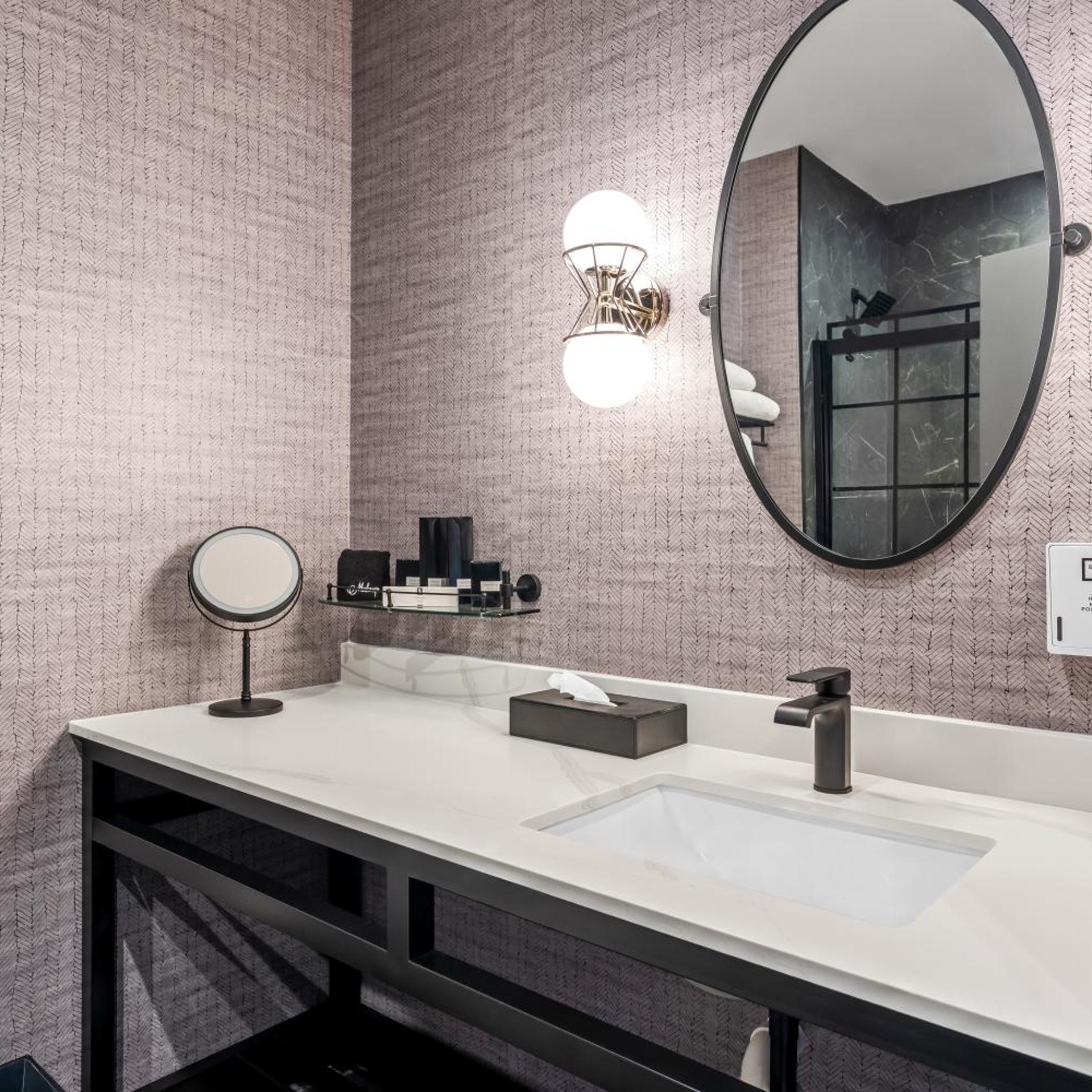 Beacon Suites Hotel 43/49