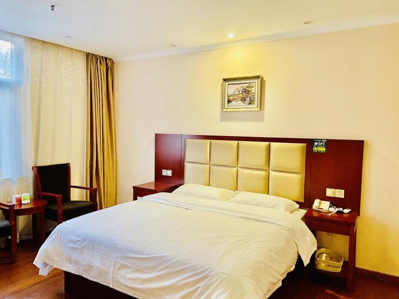 GreenTree Inn Jiangxi Shangrao Qianshan Ehu Avenue Express Hotel 12/26