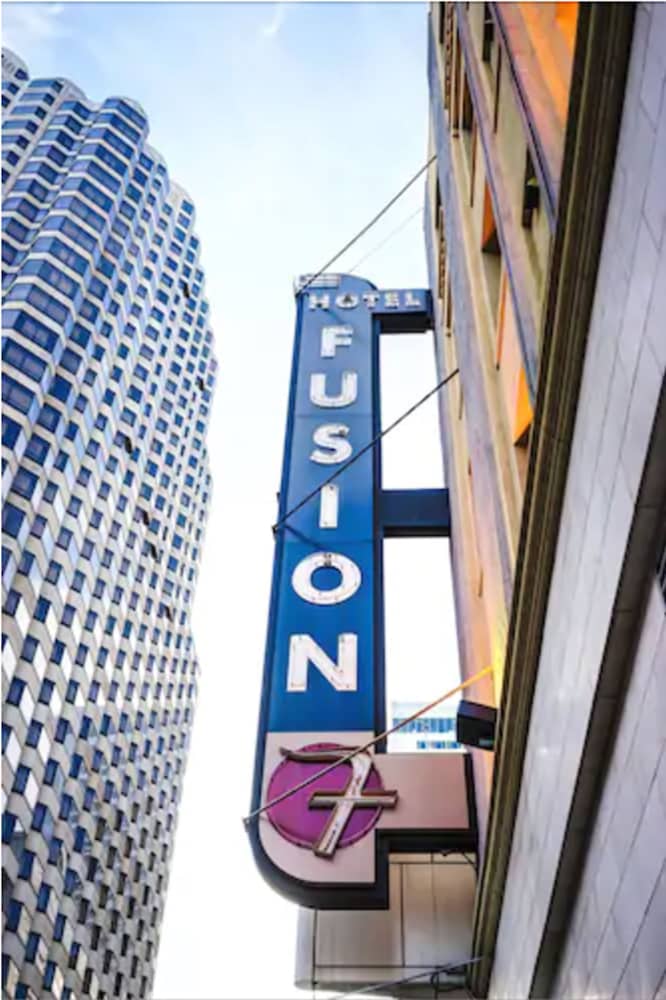Hotel Fusion 2/65