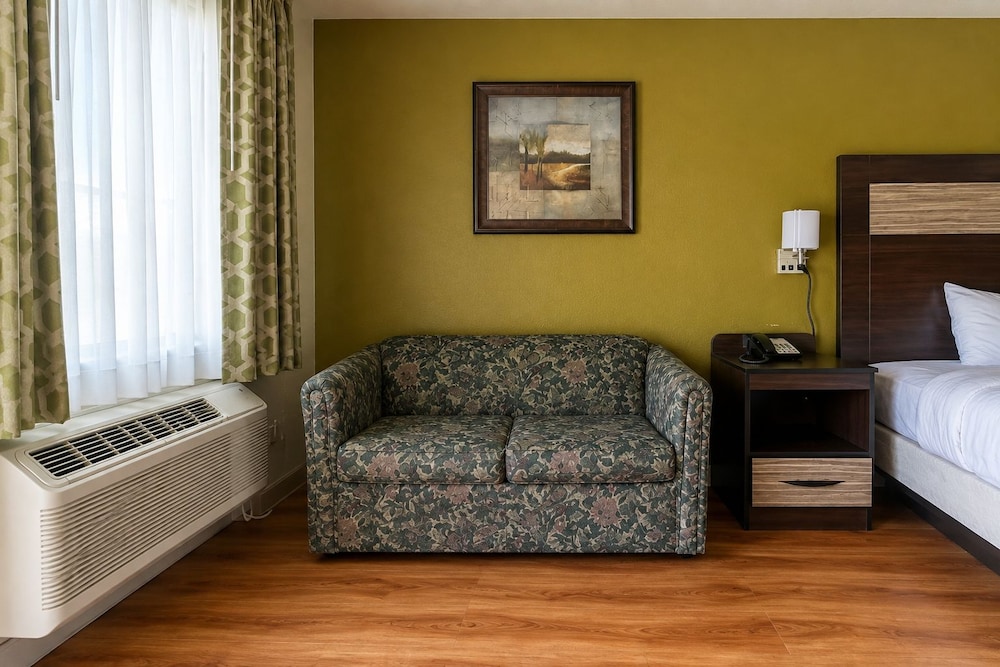 Stratford House Inn and Suites 32/51