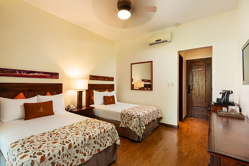 Tamarindo Diria Beach Resort 13/63