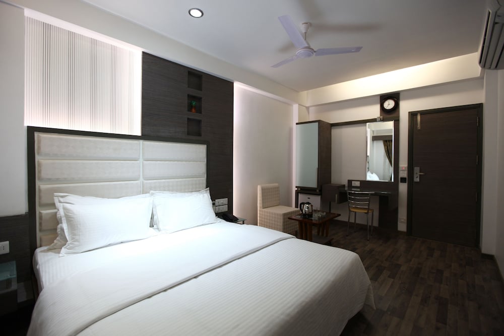 HOTEL ATITHI 8/18