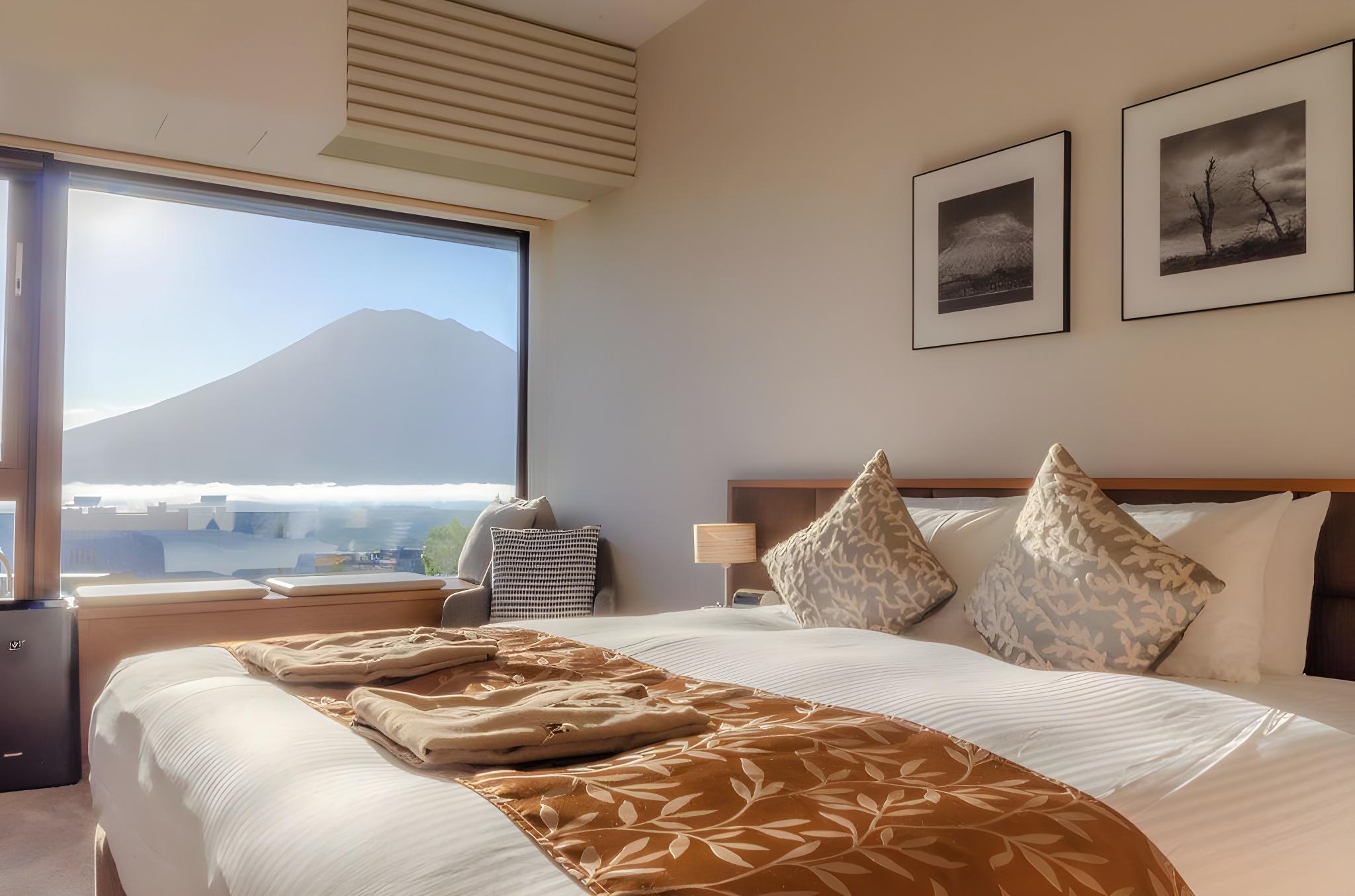 Room, Queen and Twin Beds